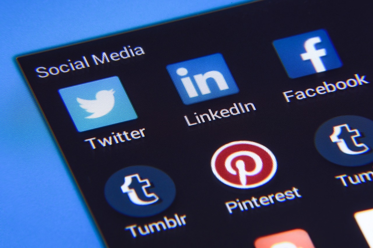 Build an Online Presence with Social Media Marketing